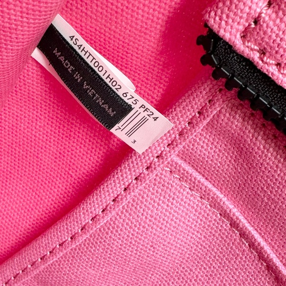 New with Tags Marc Jacobs Candy Pink Large Canvas Tote - Picture 10 of 13